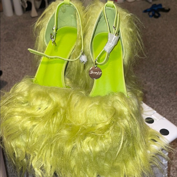 Brand new current mood Lime Green Faux Fur Platform Heels - Picture 2 of 6